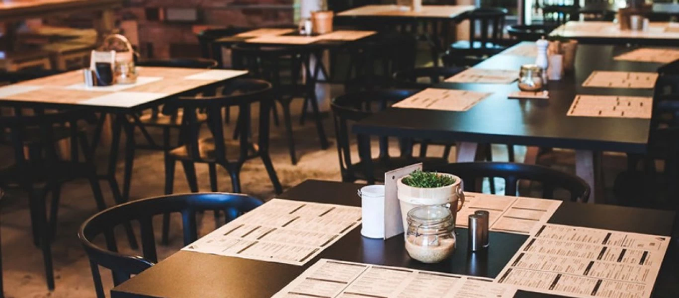 Άρση μέτρων: Από Δευτέρα 25/5 ανοίγουν εστιατόρια & καφέ - Ελεύθερες μετακινήσεις στα νησιά